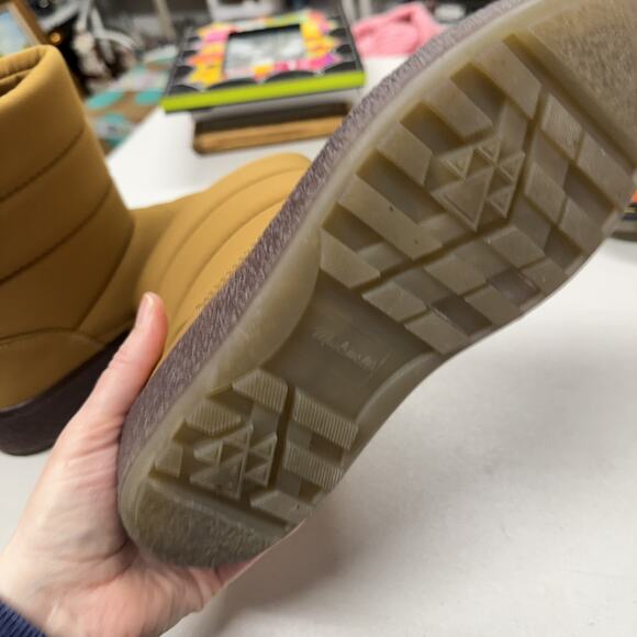 Madewell Toasty Puffer Boots Womens 8 Snow Tan Slip On Warm Winter Waterproof - Picture 9 of 10